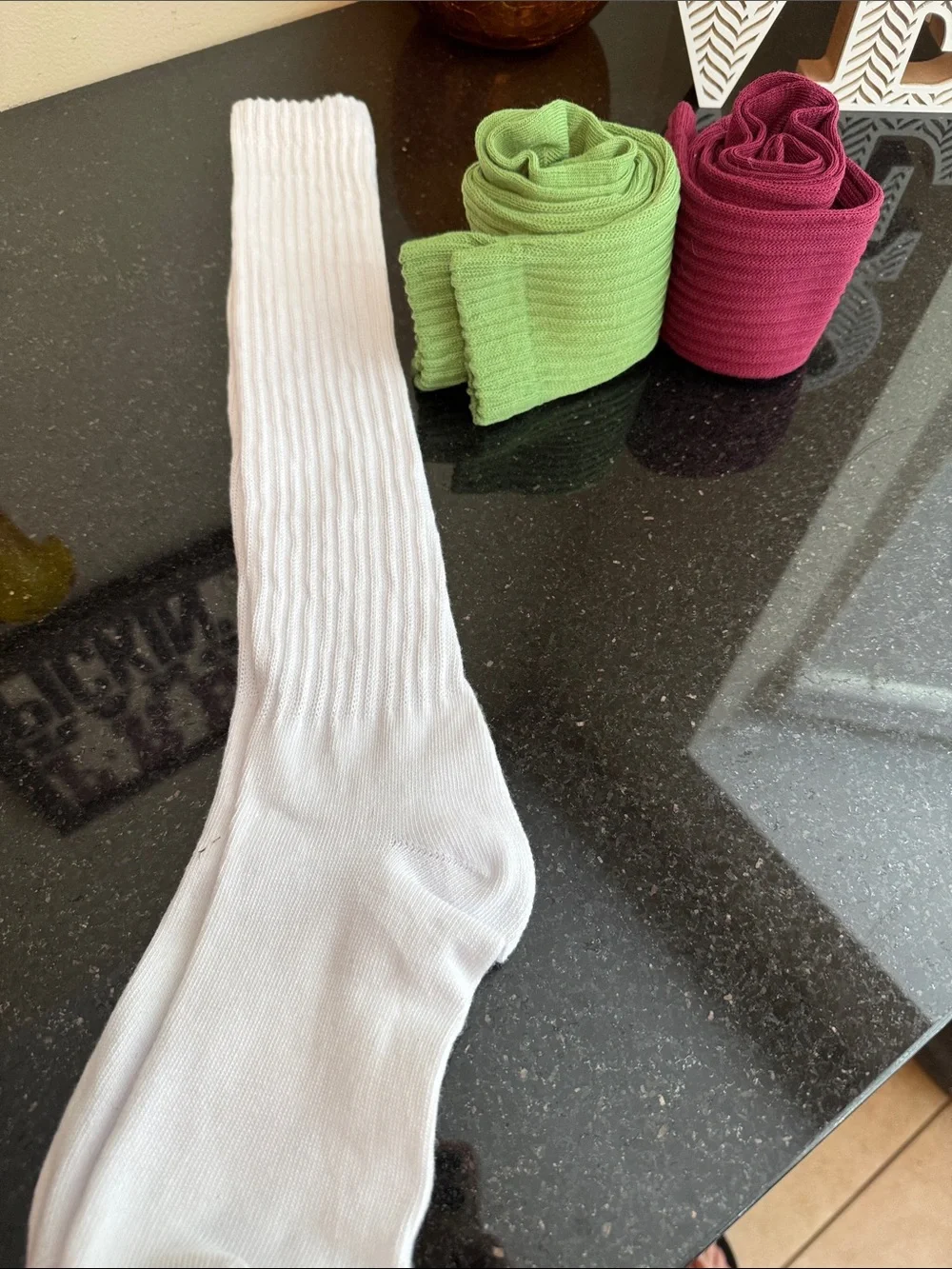 Ribbed Knit Socks Trio – White or, Green & Burgundy (21)